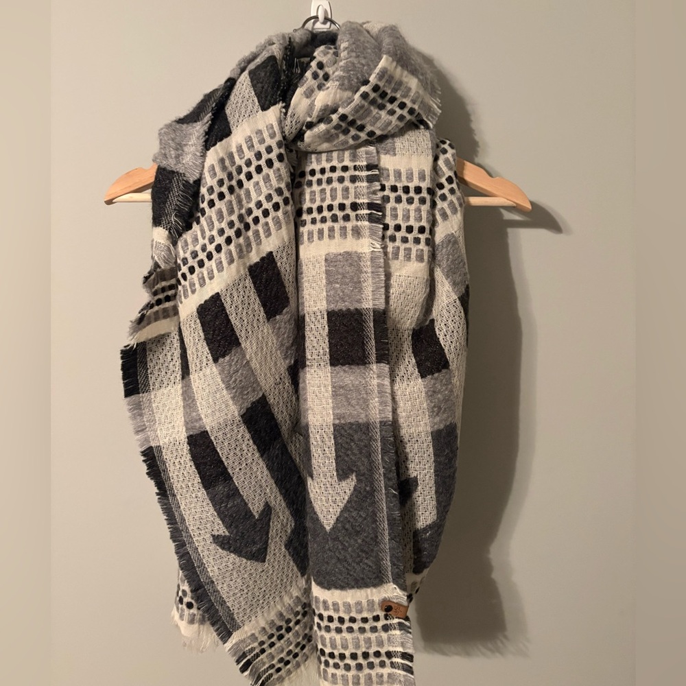 Mackage Aro Jacquard scarf